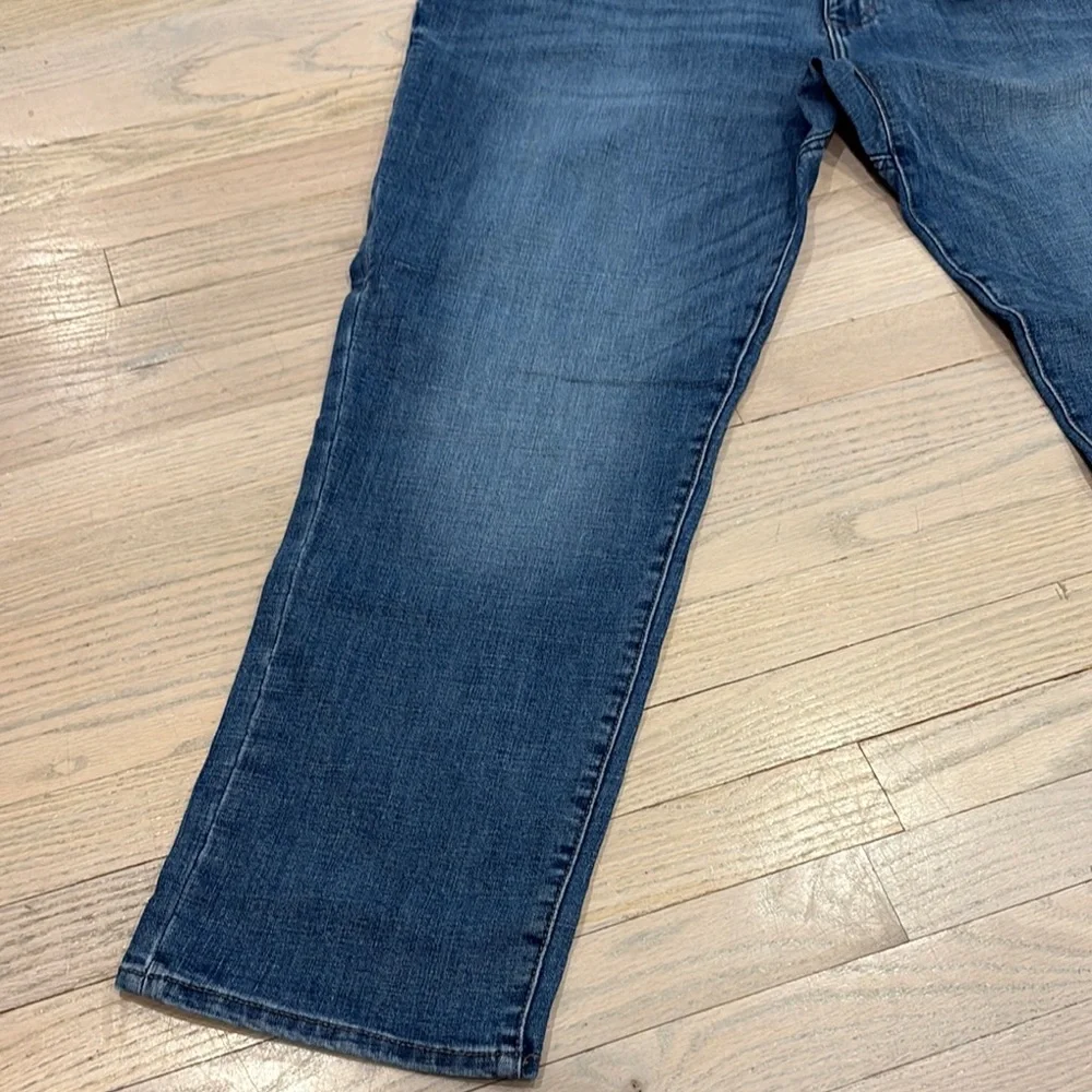 Lee Blue Relaxed Straight Fit Jeans/ Extreme Motion Tapered Leg - Picture 6 of 16